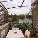 Naif Apartmán *